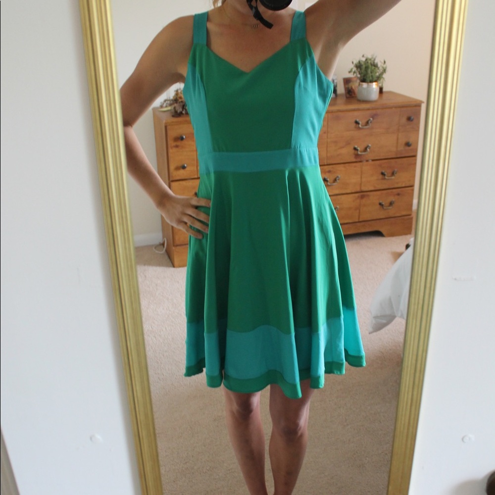 Green spring colorblock dress